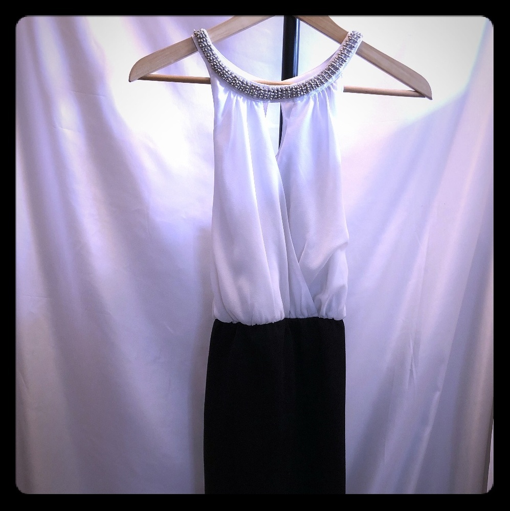 $14 ~ Dress White & Black by "HAVE"